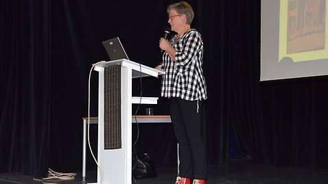 Karin Alnervik, fil dr i pedagogik, talade om vikten av att vara nyfiken.